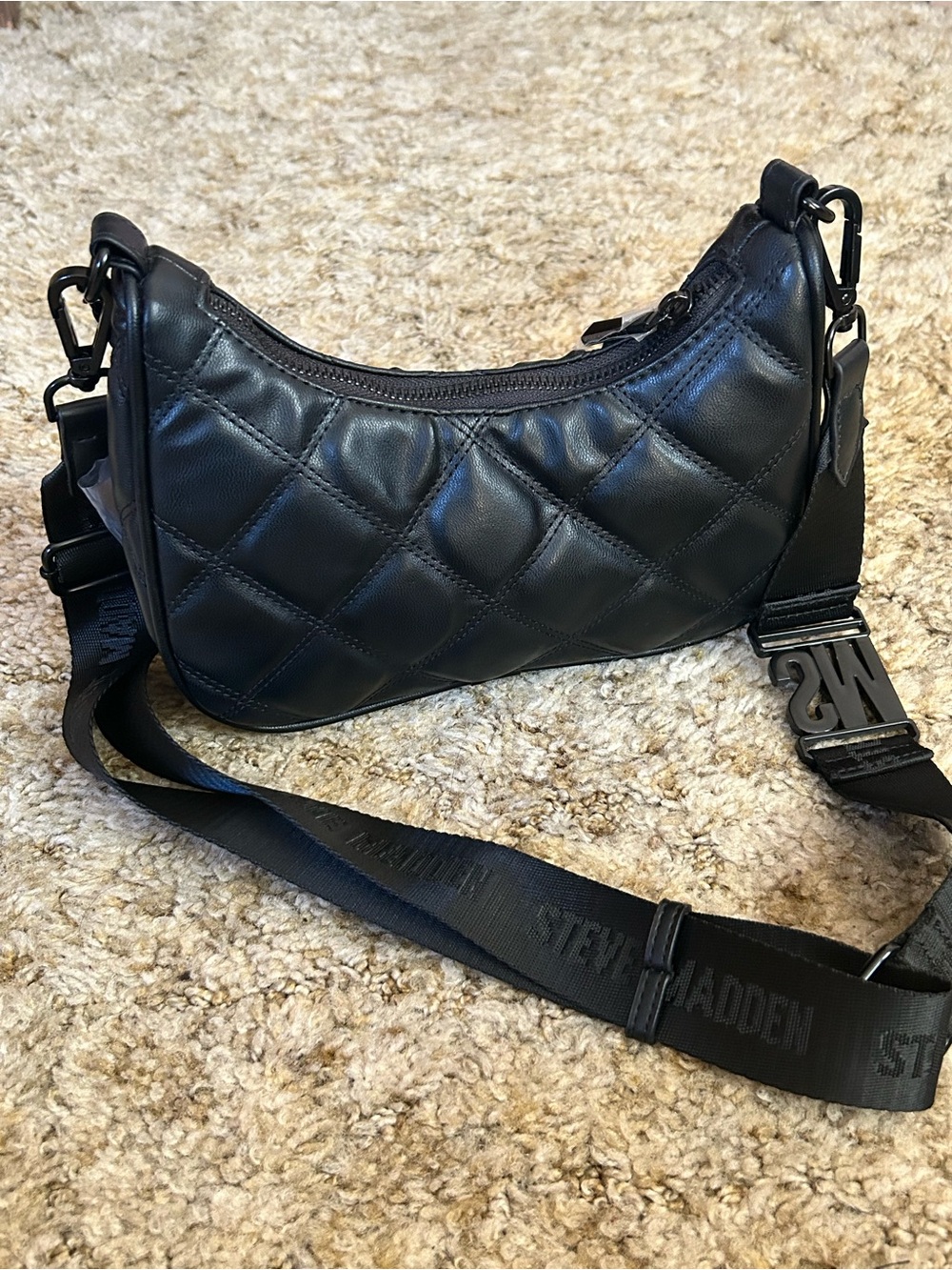 Steve Madden BPauli SM Black Quilted Crossbody Bag Purse - Picture 3 of 4